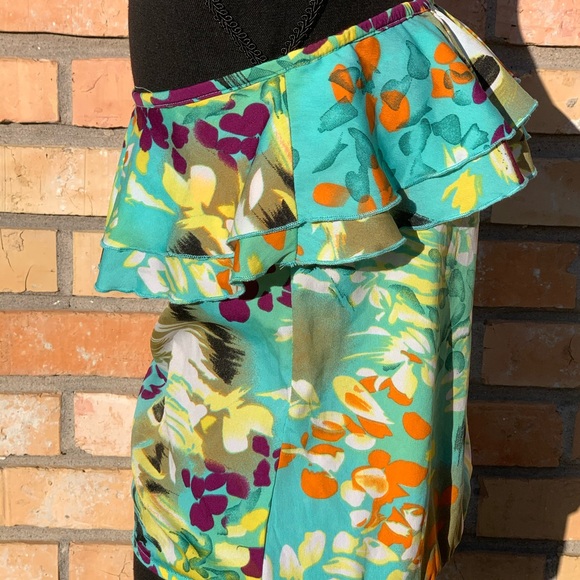 EUC Wet seal ruffled tube top Fits like small - Picture 4 of 5